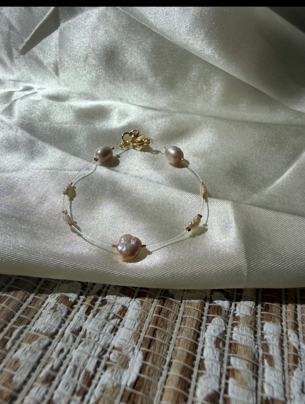 The Mermaid’s Grace✨
“The elegance of the sea in a timeless pearl.”